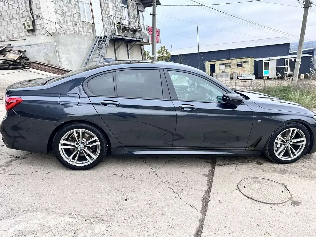 Gebraucht BMW 730 265 PS (194 kW) 2018 Limousine