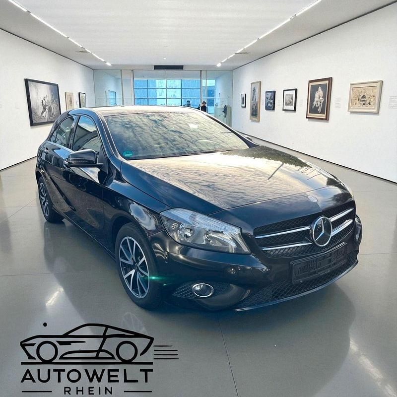 Schwarz Gebraucht 2014 Mercedes A200 Kleinwagen | 11.490 € (Fairer Preis) - Bild 1/4
