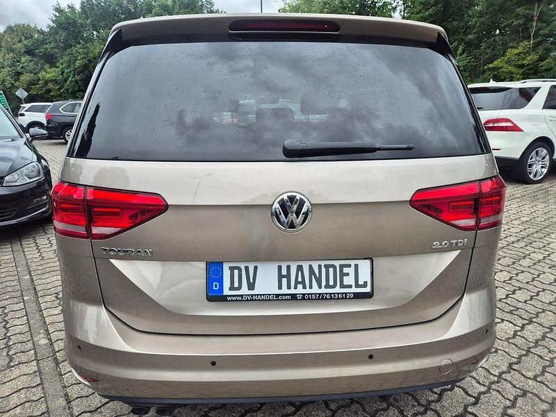 Gebraucht VW Touran Highline 150 PS (110 kW) 2018 Titanium beige Van / Kleinbus