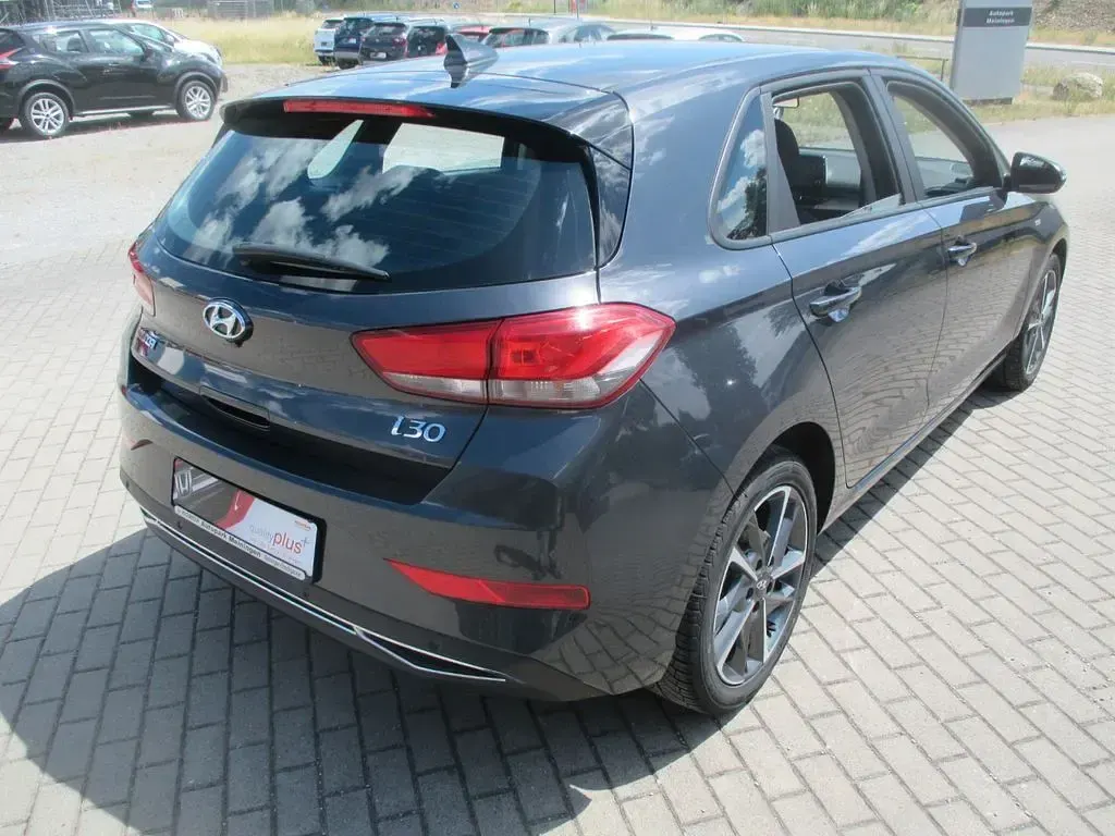 Gebraucht Hyundai i30 Trend 120 PS (88 kW) 2023 Grau Limousine