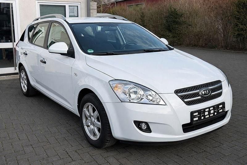 Gebraucht Kia Ceed 125 PS (91 kW) 2009 Weiß Kleinwagen