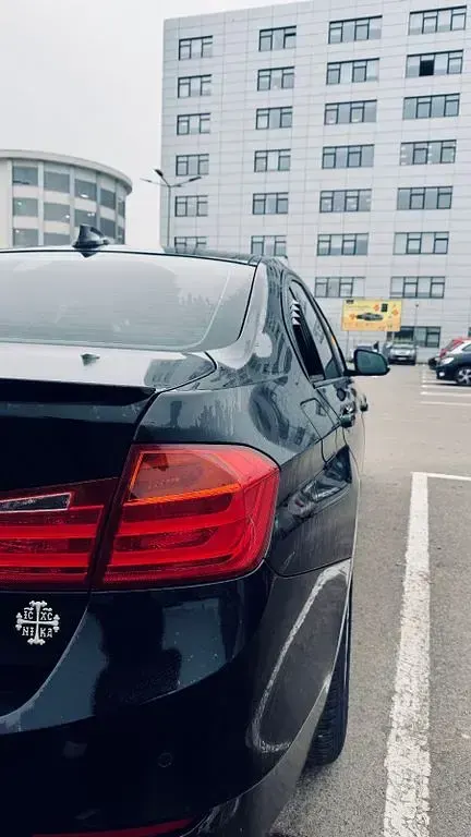 Gebraucht BMW 320 184 PS (135 kW) 2014 Schwarz Limousine