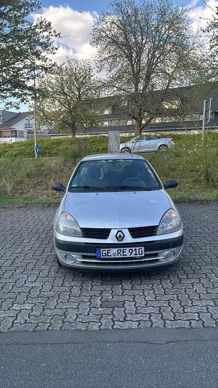 Silber Gebraucht 2005 Renault Clio II Kleinwagen | 1.000 € (Guter Preis) - Bild 1/4