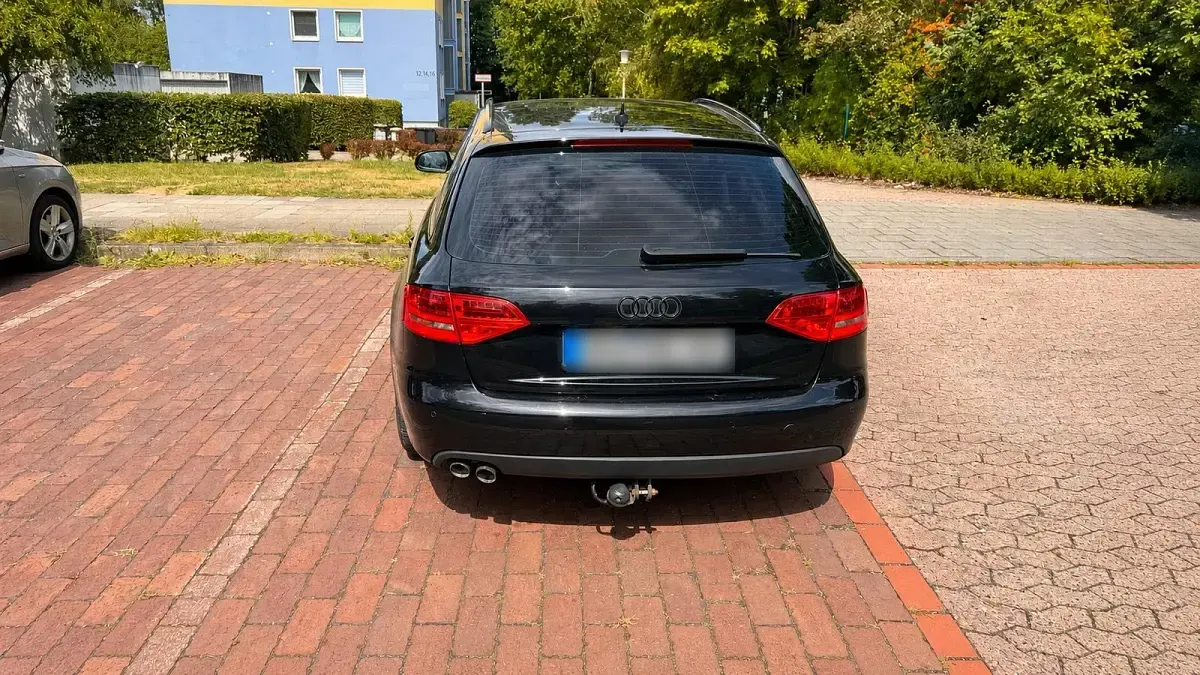 Gebraucht Audi A4 143 PS (105 kW) 2011 Schwarz Kombi