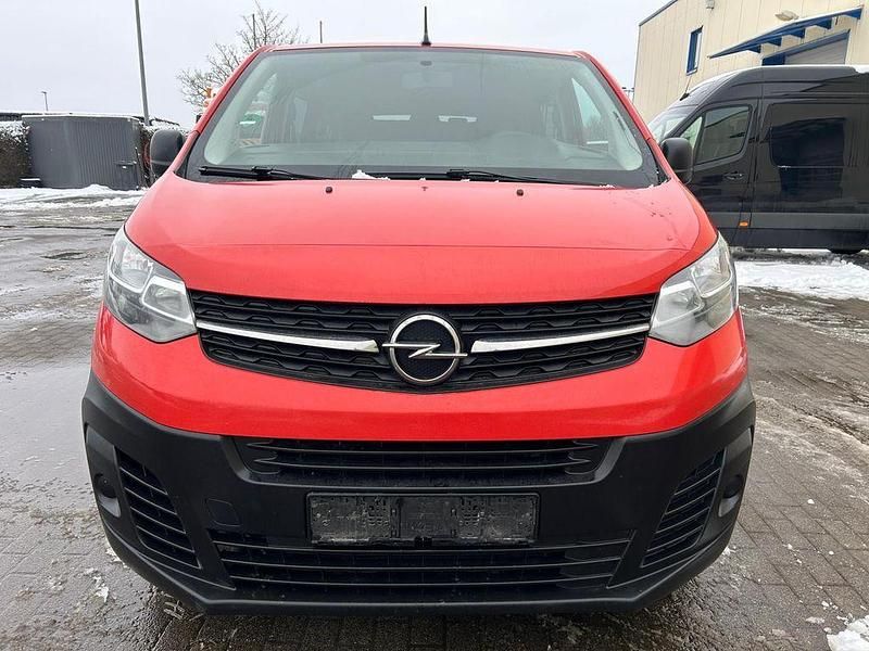 Gebraucht Opel Vivaro 144 PS (105 kW) 2021 Fire red(126p)flame red ra3000 Van / Kleinbus