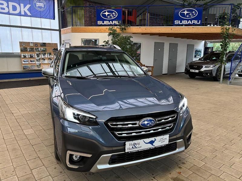 Grau Gebraucht 2021 Subaru Outback Platinum SUV | 34.950 € (Etwas zu teuer) - Bild 1/4
