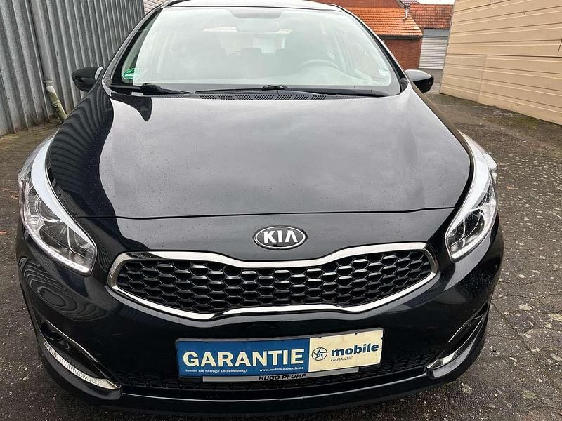 Gebraucht Kia Ceed Edition 7 99 PS (72 kW) 2018 (1k) zilinaschwarz met. Kleinwagen