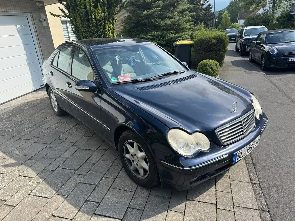 Gebraucht Mercedes C180 Elegance 143 PS (105 kW) 2003 Blau Limousine