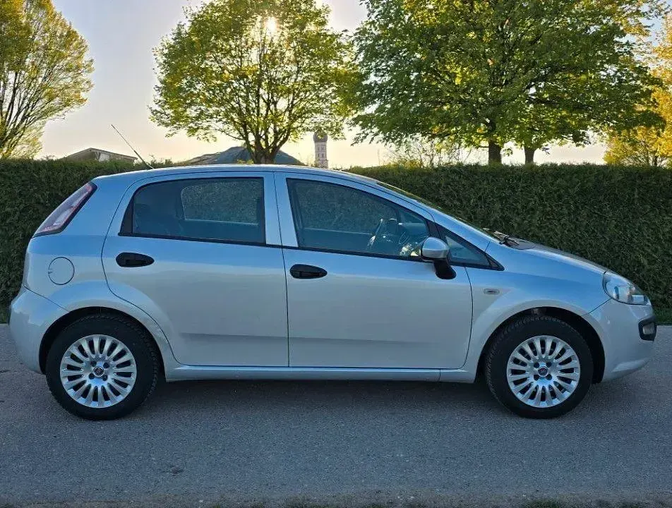 Gebraucht Fiat Punto Active 69 PS (50 kW) 2011 Silber Kleinwagen