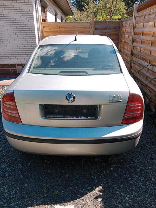 Silber Gebraucht 2002 Skoda Superb Limousine | 4.899 € - Bild 1/4