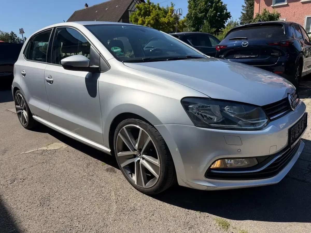 Gebraucht VW Polo Comfortline 90 PS (66 kW) 2015 Silber Kleinwagen