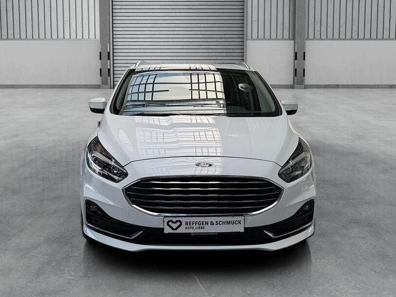 Gebraucht Ford S-MAX Titanium 190 PS (139 kW) 2021 Weiß Van / Kleinbus