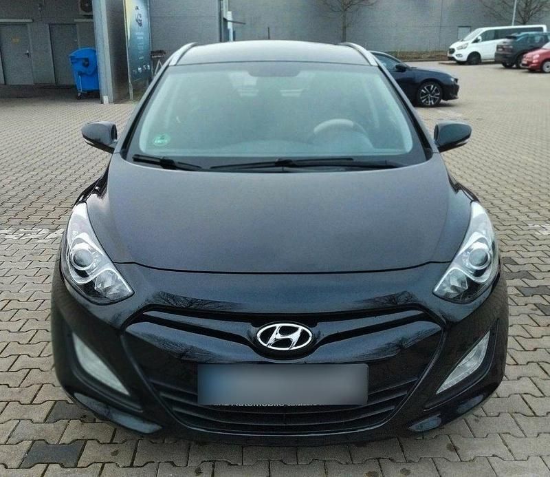 Gebraucht Hyundai i30 135 PS (99 kW) 2013 Schwarz Kombi