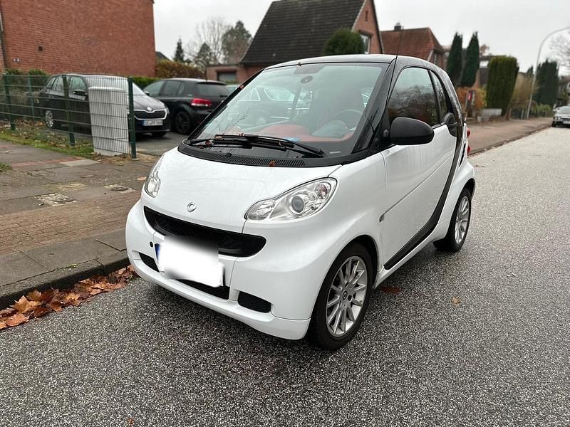 Weiß Gebraucht 2011 Smart ForTwo Coupé Kleinwagen | 4.200 € (Fairer Preis) - Bild 1/4