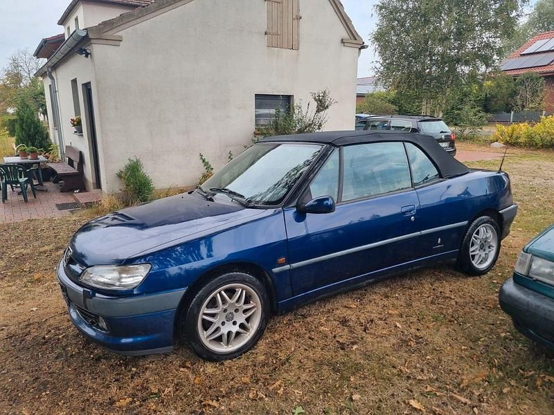 Gebraucht Peugeot 306 Cabriolet 88 PS (64 kW) 2000 Blau Cabrio
