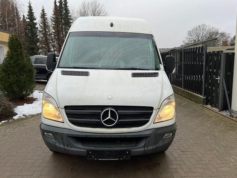 Weiß Gebraucht 2011 Mercedes 316 Van | 5.000 € - Bild 1/4