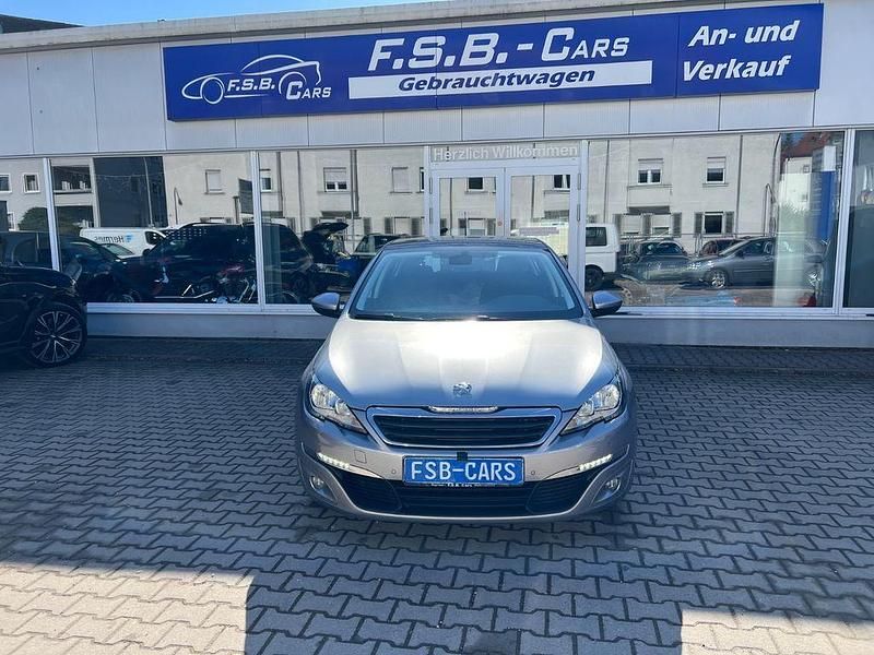 Gebraucht Peugeot 308 Active 131 PS (96 kW) 2015 Grau Limousine
