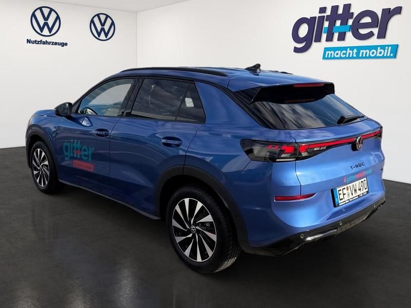 Gebraucht VW T-Roc IQ Drive 150 PS (110 kW) 2025 Blau SUV