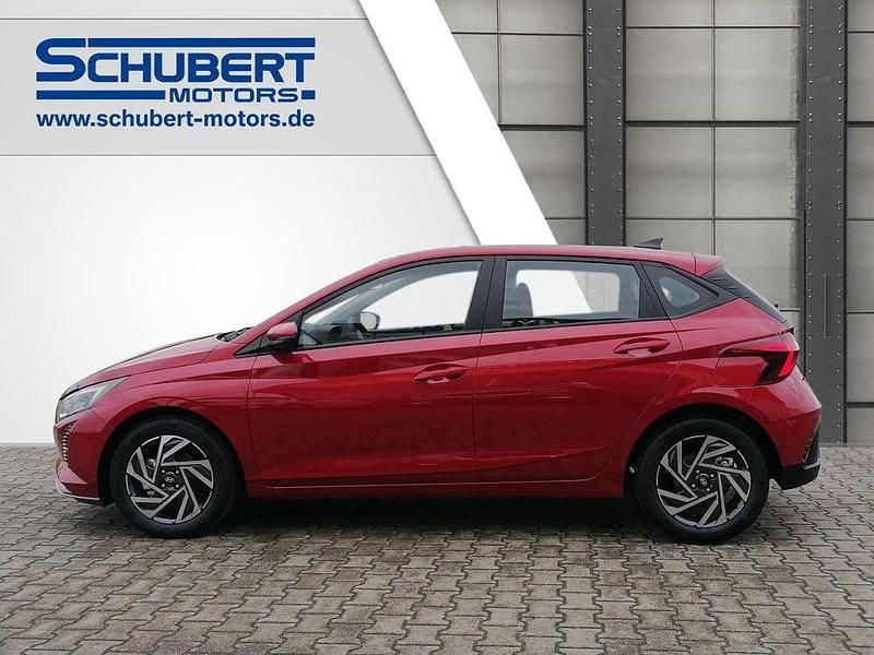 Neu Hyundai i20 Trend 101 PS (74 kW) 2025 Rot Kleinwagen