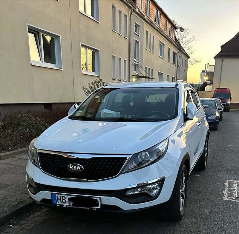 Weiß Gebraucht 2016 Kia Sportage 2 SUV | 14.499 € (Guter Preis) - Bild 1/4