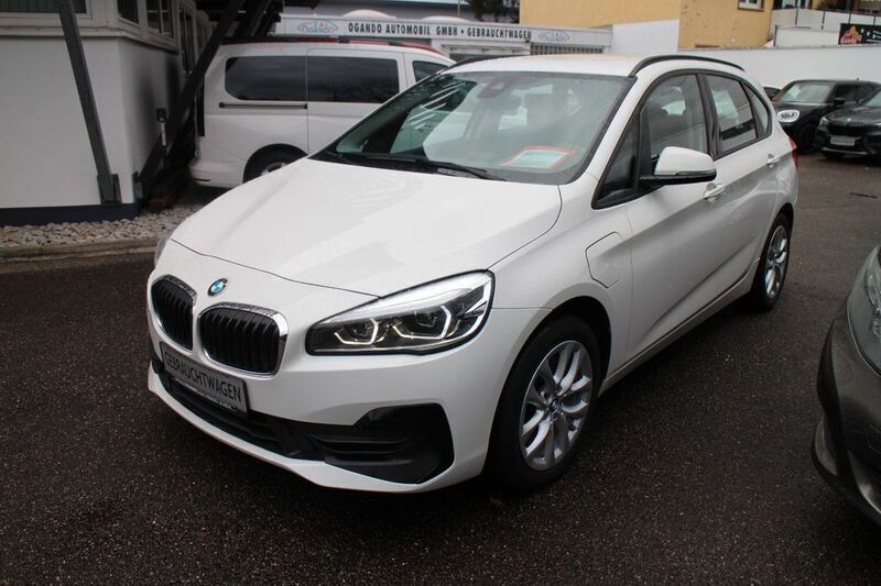 Weiss iii Gebraucht 2020 BMW 225 Performance Van / Kleinbus | 18.900 € (Guter Preis) - Bild 1/4