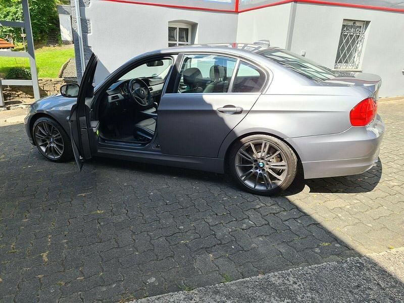 Gebraucht BMW 335 Comfort Edition 306 PS (225 kW) 2011 Grau Limousine