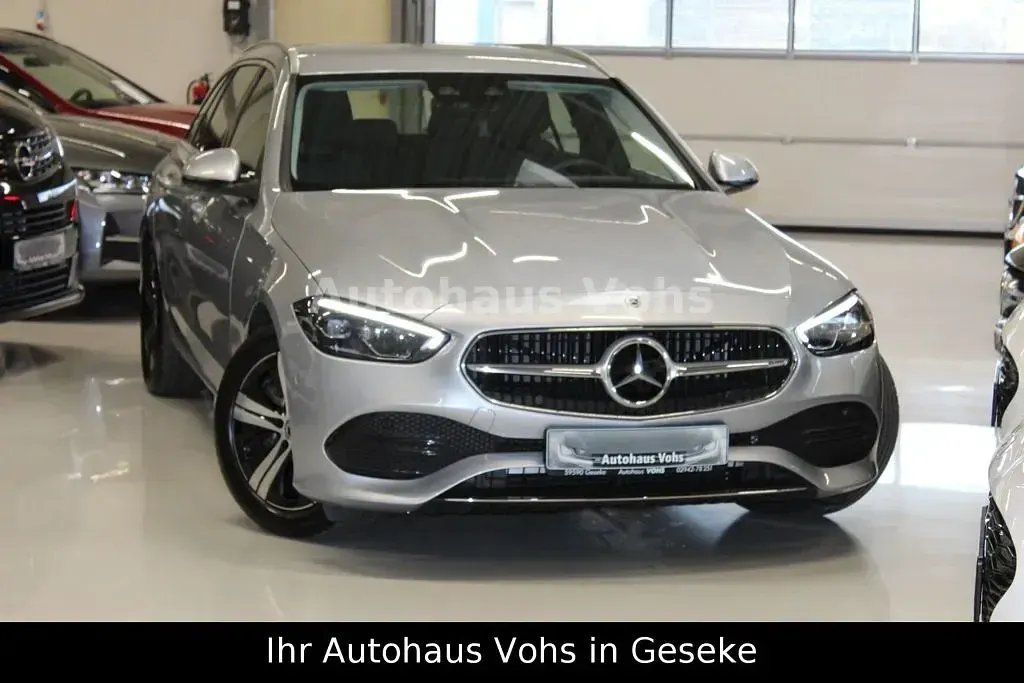 Gebraucht Mercedes C200 204 PS (150 kW) 2023 Silber Limousine