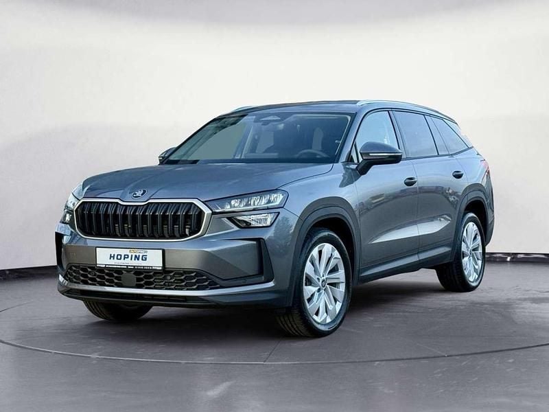 Graphitegrau metallic Gebraucht 2025 Skoda Kodiaq Selection SUV | 42.300 € (Guter Preis) - Bild 1/4