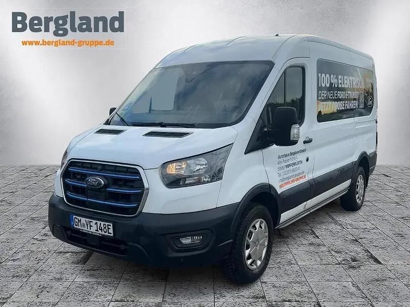 Lackierung "frostweiss" (weiß) Gebraucht 2023 Ford Transit Trend | 46.990 € - Bild 1/4