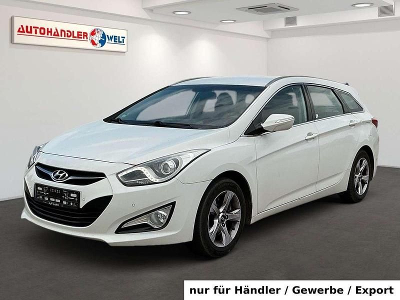 Weiß Gebraucht 2012 Hyundai i40 Kombi | 6.499 € (Guter Preis) - Bild 1/3