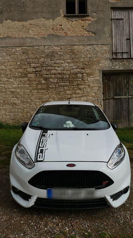 Gebraucht Ford Fiesta ST 182 PS (133 kW) 2014 Weiß Limousine