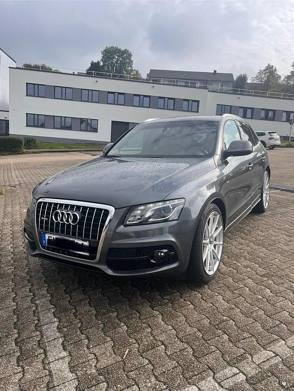 Grau Gebraucht 2009 Audi Q5 S-Line SUV | 9.200 € (Guter Preis) - Bild 1/4
