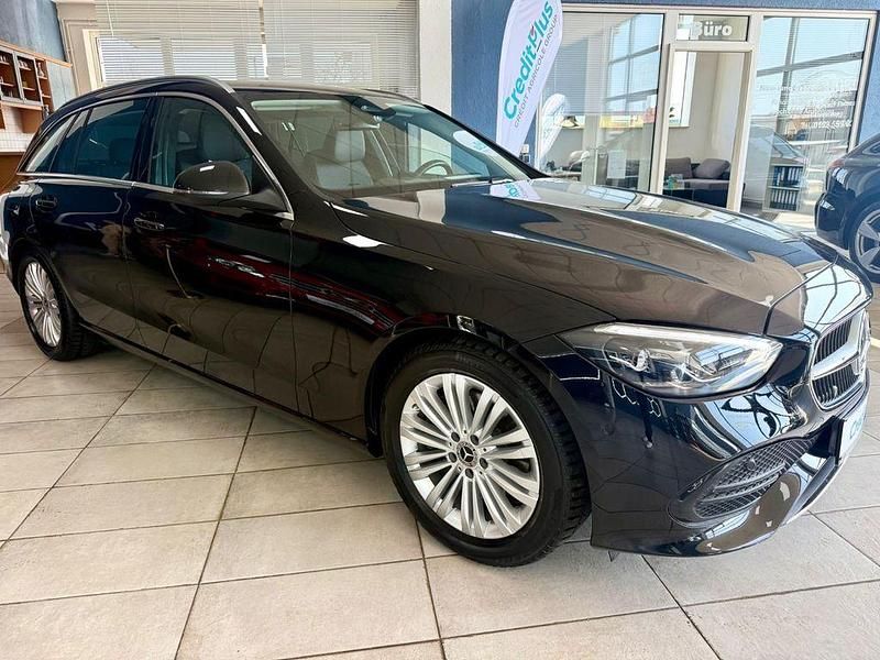 Gebraucht Mercedes C200 163 PS (119 kW) 2024 Schwarz Kombi