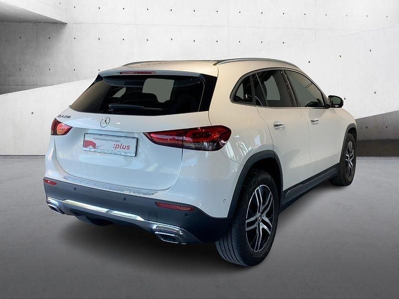Gebraucht Mercedes GLA250 Progressive 224 PS (164 kW) 2022 Weiß SUV