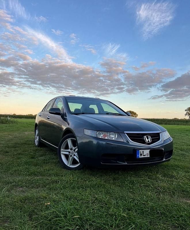 Grau Gebraucht 2005 Honda Accord Limousine | 3.000 € (Fairer Preis) - Bild 1/4