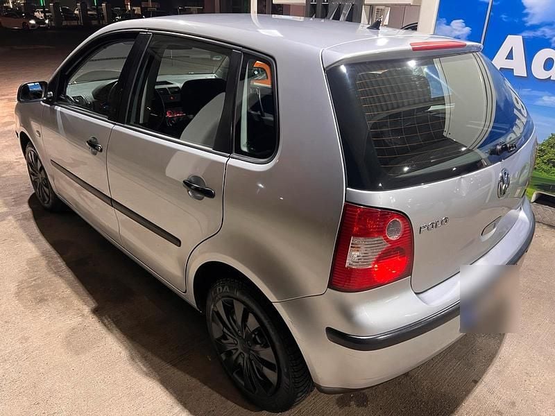 Gebraucht VW Polo 64 PS (47 kW) 2005 Silber Kleinwagen