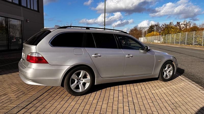 Gebraucht BMW 525 197 PS (144 kW) 2009 Grau Kombi