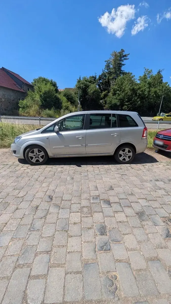Gebraucht Opel Zafira 116 PS (85 kW) 2010 Silber Van / Kleinbus