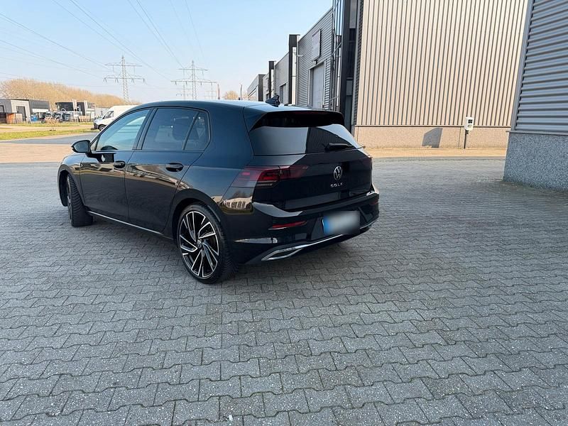 Gebraucht VW Golf VIII Style 190 PS (139 kW) 2022 Schwarz Kleinwagen