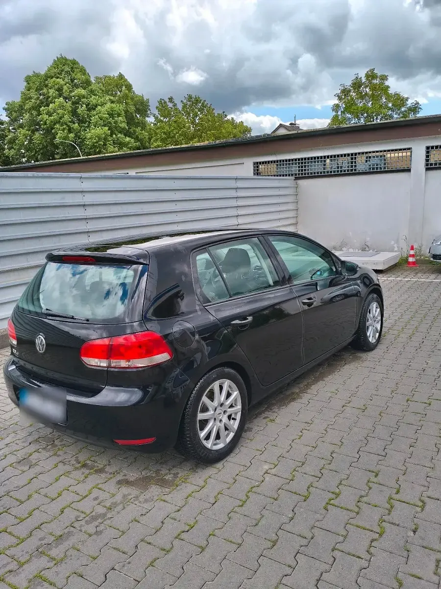 Gebraucht VW Golf VI 80 PS (58 kW) 2010 Schwarz Kleinwagen