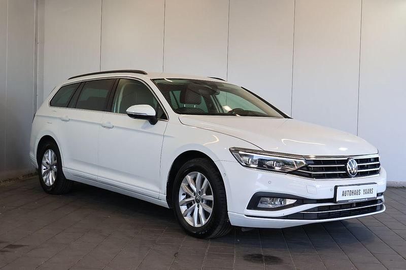 Second-hand VW Passat 150 CP (110 kW) 2022 Alb Break