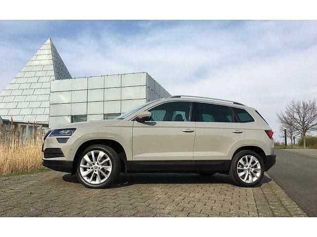 Cappuccinobeige metallic Gebraucht 2019 Skoda Karoq Style SUV | 22.990 € (Fairer Preis) - Bild 1/1