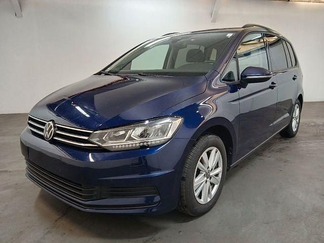 Blau Gebraucht 2023 VW Touran Comfortline Van / Kleinbus | 28.890 € (Fairer Preis) - Bild 1/4