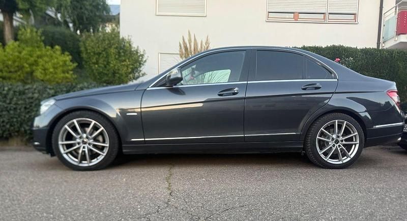 Gebraucht Mercedes 220 170 PS (125 kW) 2008 Grau Limousine