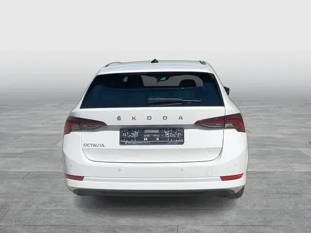 Gebraucht Skoda Octavia Style 116 PS (85 kW) 2023 Weiß Kombi