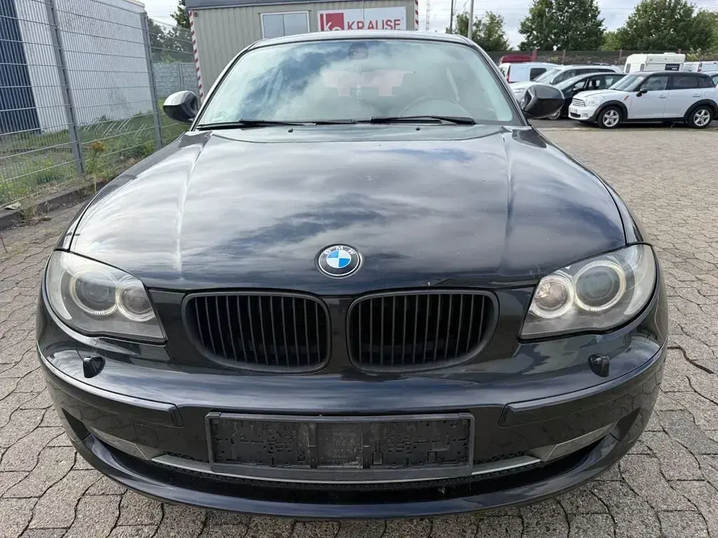 Gebraucht BMW 118 143 PS (105 kW) 2010 Schwarz Kleinwagen