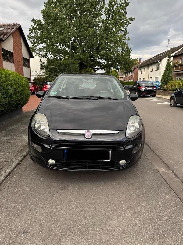 Schwarz Gebraucht 2010 Fiat Punto Kleinwagen | 2.500 € (Fairer Preis) - Bild 1/4