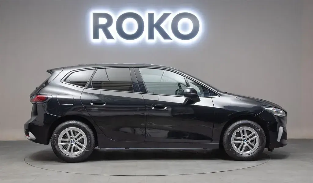 Gebraucht BMW 218 Active Tourer Luxury Line 136 PS (100 kW) 2022 Schwarz Van / Kleinbus