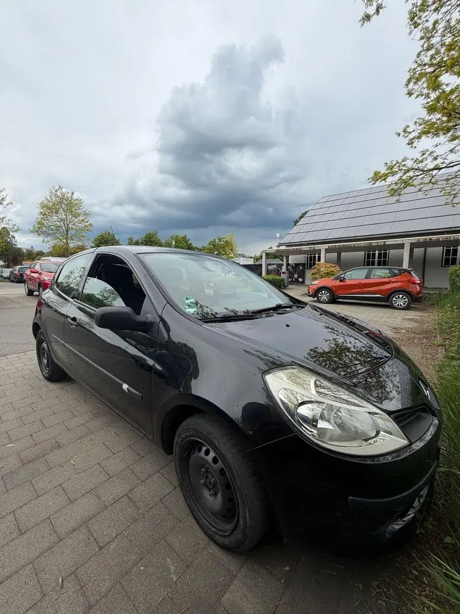 Gebraucht Renault Clio II Authentique 75 PS (55 kW) 2007 Schwarz Limousine