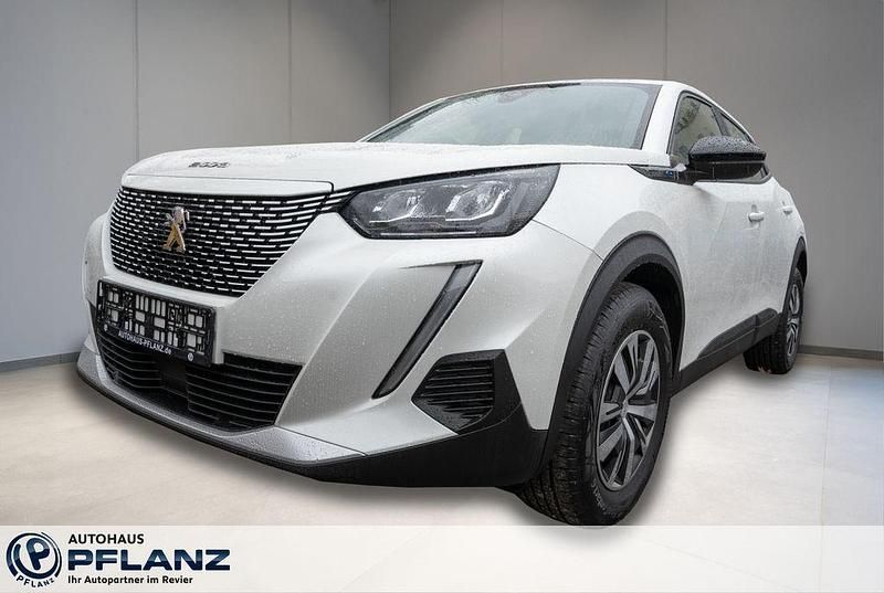 Weiß Gebraucht 2023 Peugeot e-2008 Active SUV | 17.890 € (Superpreis) - Bild 1/4